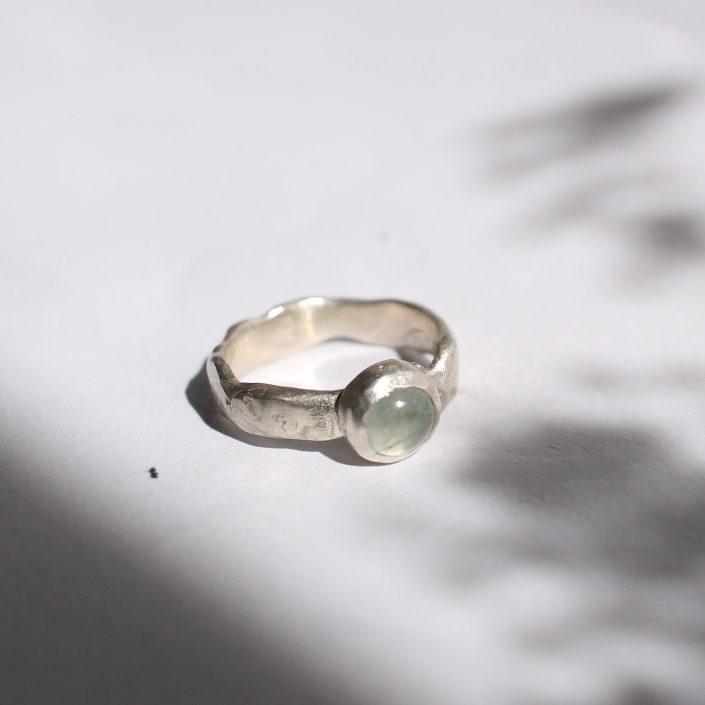 anillo CHATO + PIEDRA LUNA